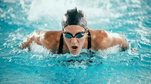 ¿Puedo bañarme en el mar o en la piscina con lentillas? ¿Y ducharme con ellas?